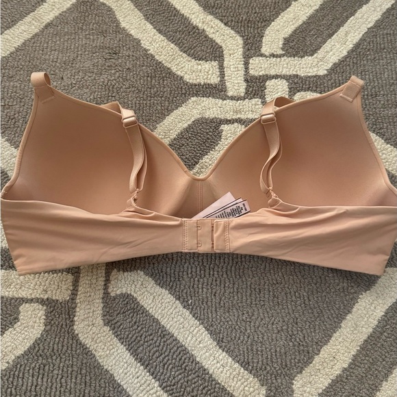 Victoria Secret size 38D tshirt bra nude - Picture 6 of 6